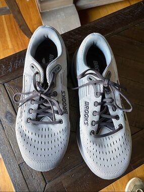 Brooks Light Gray and Dark Gray Athletic Running Shoes